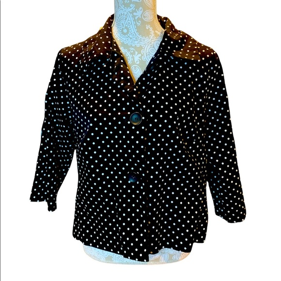 Dress Barn polka dot button front short boxy top - Picture 1 of 5